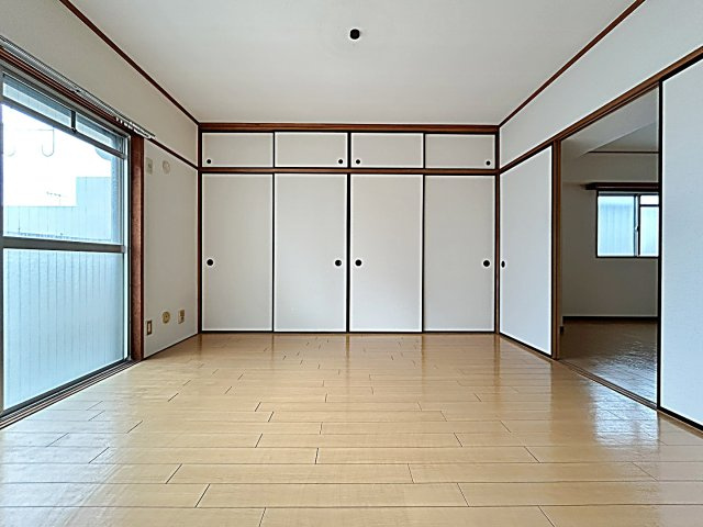 レジデンス栄光の洋室