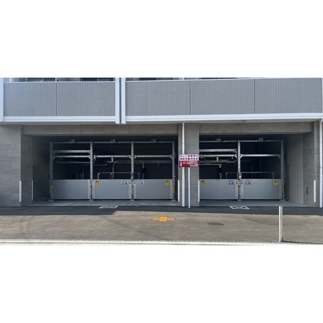 ArtizA堺東の駐車場