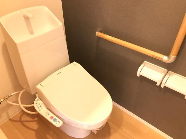 アジュールのトイレ|シャワー付トイレ
