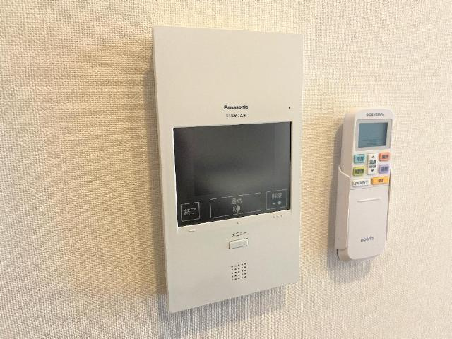 グリーンシャトーの内装|カメラ付インターホン