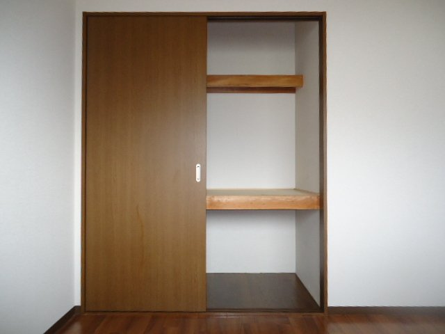 ルナ・アルカディア壱番館の収納|北洋室収納