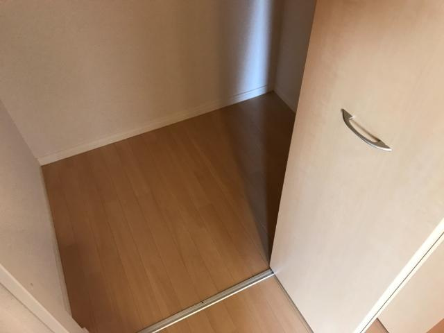 ウィステリアの内装|廊下収納