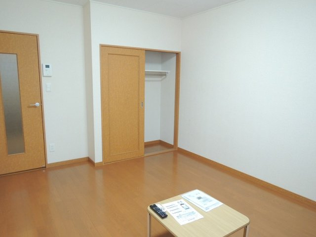 レオパレスメゾン　山　鼻の内装