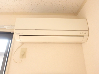 ★洋室６帖に付いているエアコン★