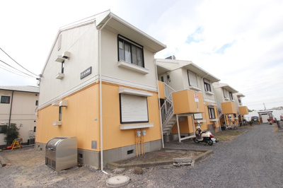 全戸南西向き・敷地内駐車場あり
