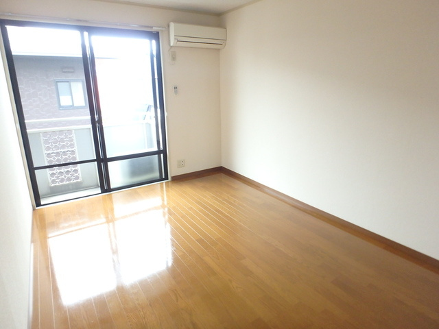 ★南西向き洋室６帖で明るいです★
