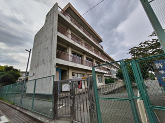 秦野市立西小学校まで９５０ｍ