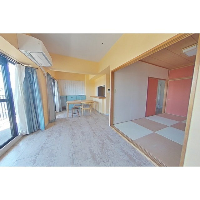 岐阜市鶴舞町２丁目の賃貸マンションの居間・リビング
