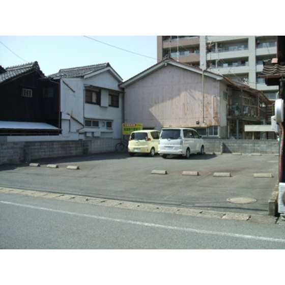 岐阜市竜田町６丁目の駐車場