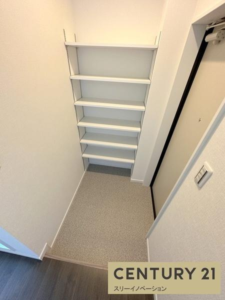 カリヨ三軒家の玄関