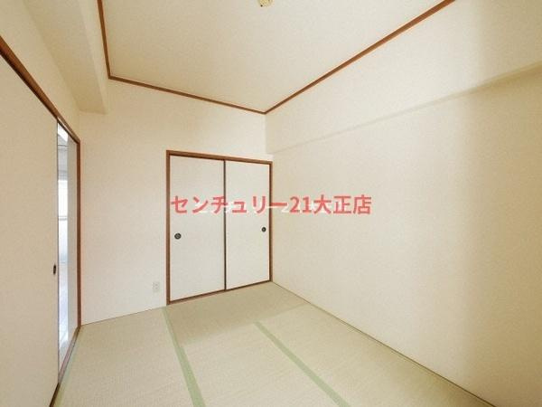 港スカイハイツのエントランス|和室