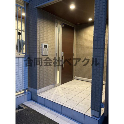 【玄関】 | グランシャリオ西院 | 明るい玄関です