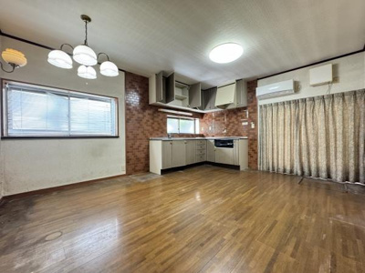【居間・リビング】 | 雑賀町中古戸建て