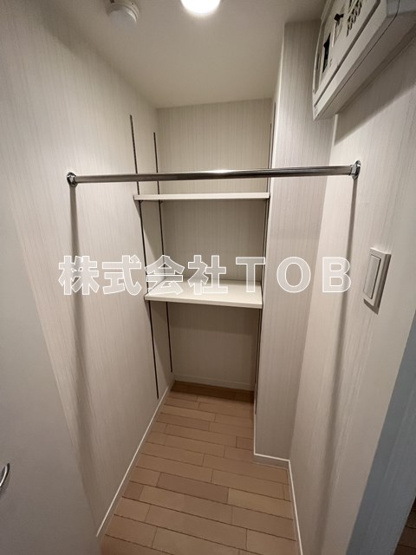 【収納】 | サンテミリオン千歳烏山 | 同間取り反転タイプの写真です
