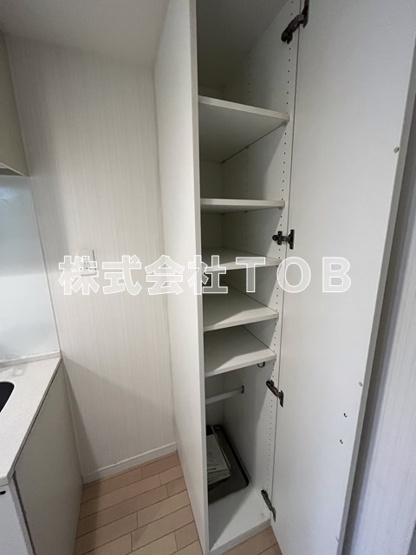 【玄関】 | サンテミリオン千歳烏山 | 同間取り反転タイプの写真です