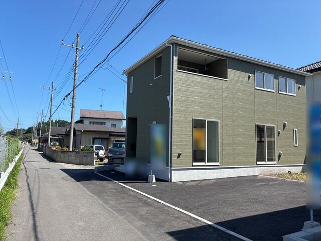 クレイドルガーデン高根沢町中阿久津第１　新築一戸建ての前面道路含む現地写真