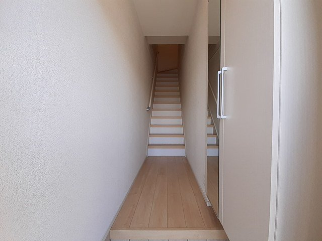 エムティハウスⅢの玄関|明るい玄関です