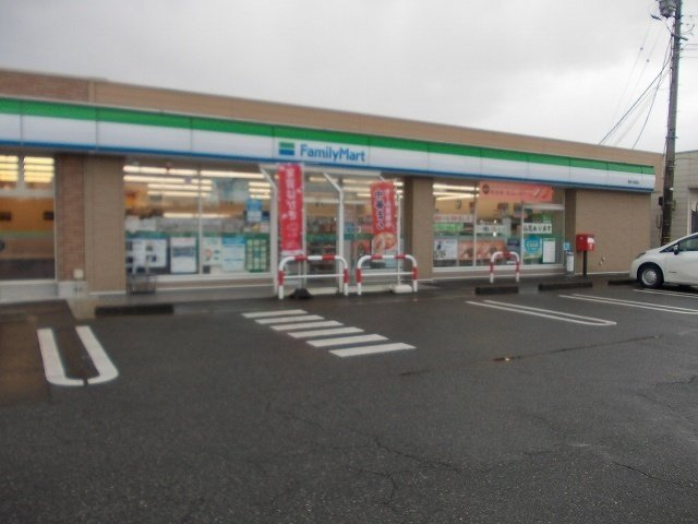 サワディ－　Ⅱの周辺|ファミリーマートまで400m