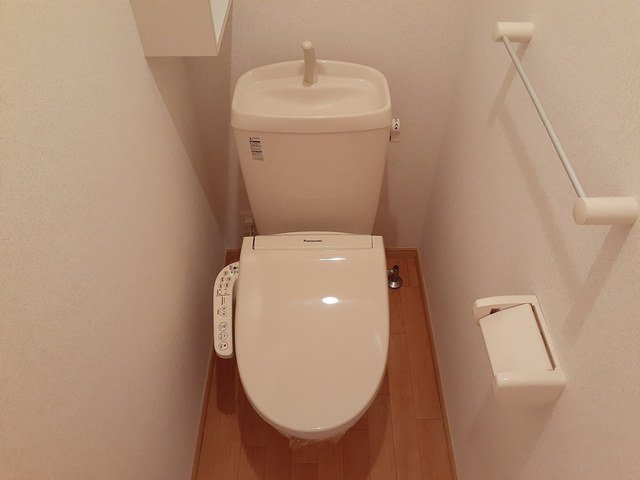 サワディ－　Ⅱのトイレ|清潔感のあるトイレです