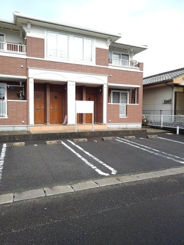 シャングリラの駐車場