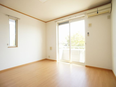 【寝室】 | シャン・ド・フルールⅠ | お部屋がスッキリ！充実収納付きです♪