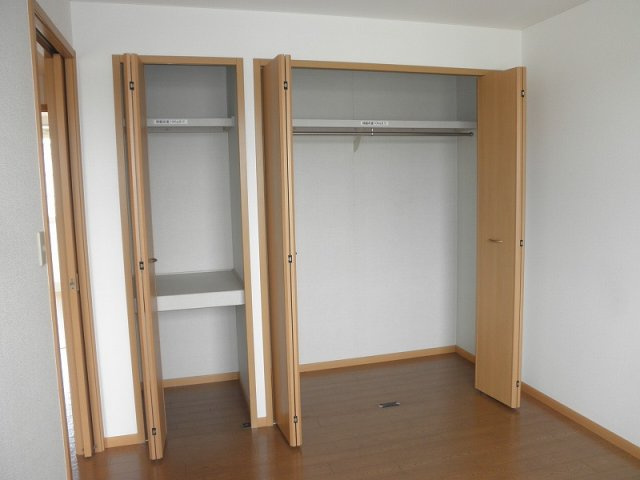 【収納】 | シャン・ド・フローラＢ