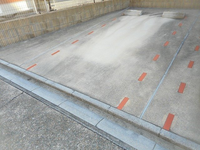 エスペランサ助光Ⅰの駐車場