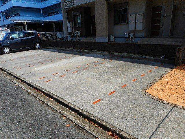 Ｔ・イストワールの駐車場