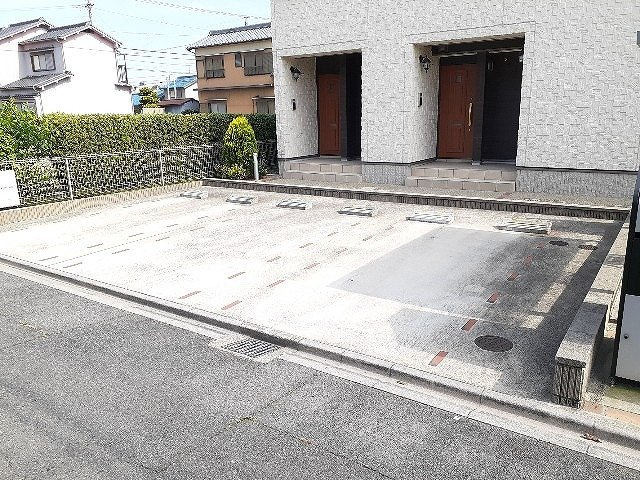 Ｔ・ＰＬＡＣＥ　Ⅱの駐車場