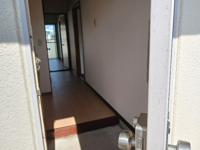 幸友ハイツの玄関