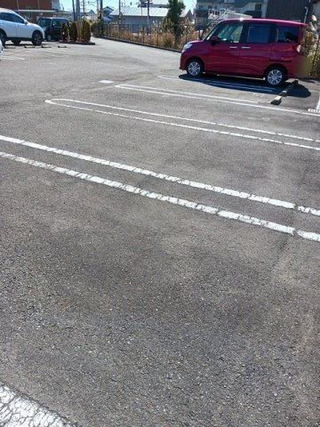 エテルノ　宮　Ｂの駐車場