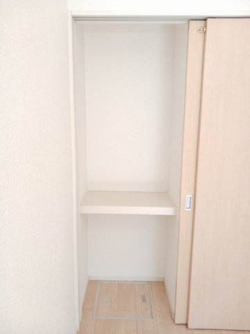 エテルノ　宮　Ｂの収納