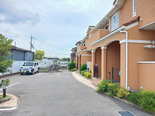 ブルーム　コートの駐車場