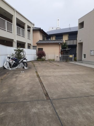 シャロル　Ⅲの駐車場