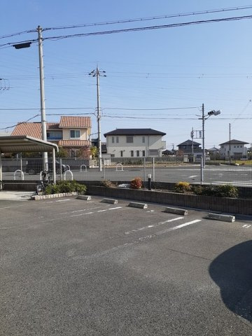 サンリット　ヴィラの駐車場