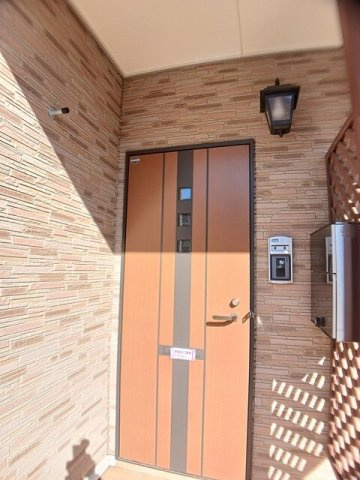 クラベール弐番館の玄関