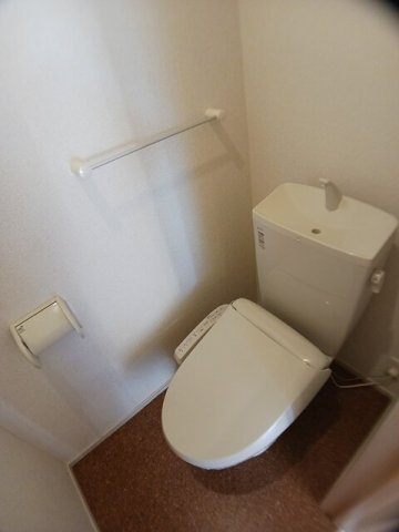 クラベール弐番館のトイレ