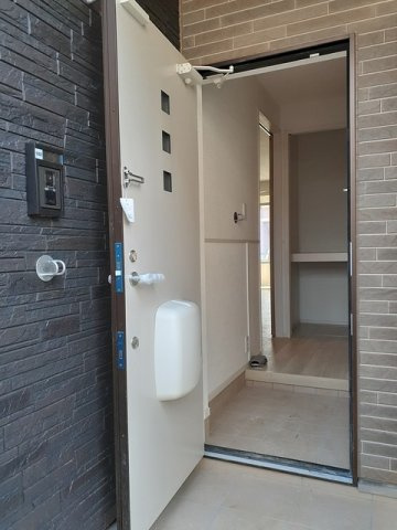 ノーブルＭの玄関