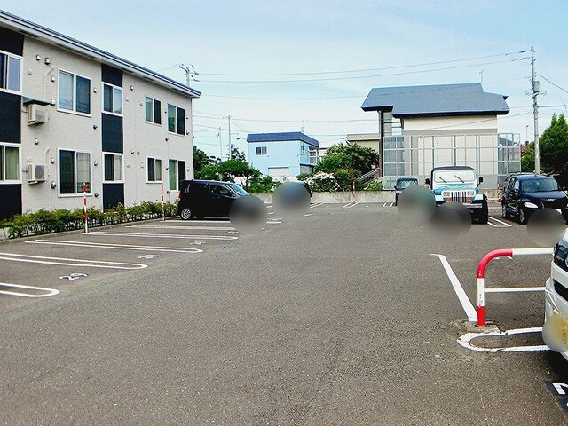 サン・ジーノ　Ⅱの駐車場