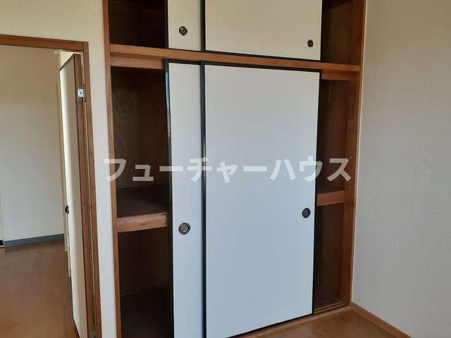 エルディム桜本Ａの収納