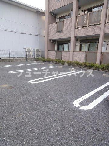ルートサイドヴィラの駐車場