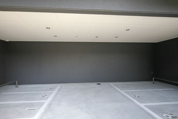 S-RESIDENCE茶屋ヶ坂の駐車場