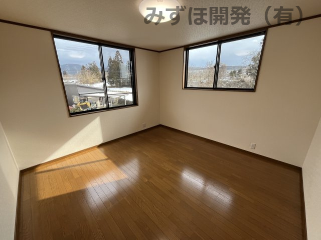 東根市本丸東9-45の洋室|2階　8帖洋室
