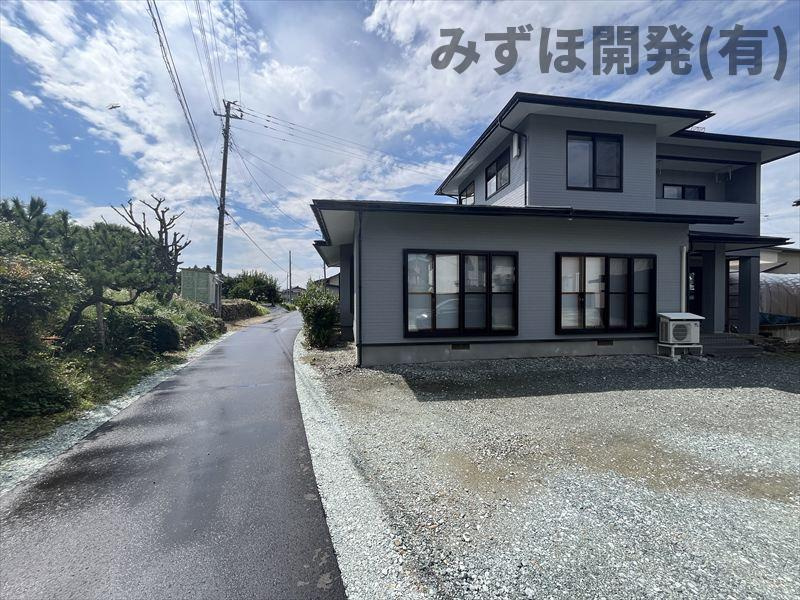 東根市本丸東9-45の前面道路含む現地写真|前面道路は幅員3.2ｍです。