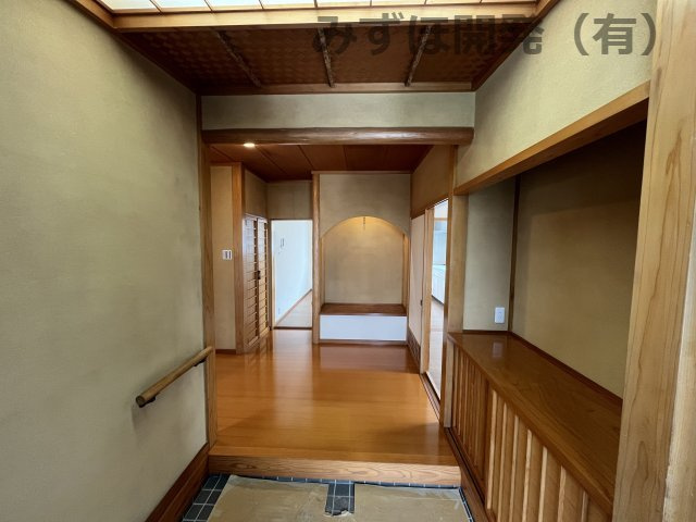 東根市本丸東9-45の玄関