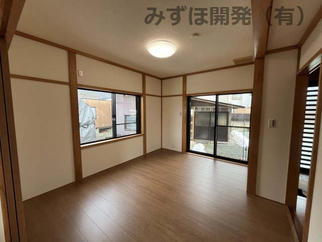 東根市本丸東9-45の居間・リビング|リフォーム済みのリビングは6帖です。