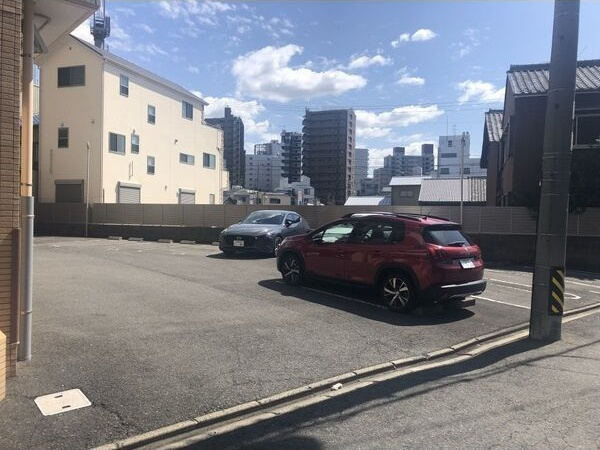 ソラナ平安の駐車場