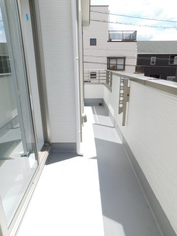 北名古屋市久地野河原の新築一戸建のバルコニー|◇バルコニー◇　　洋室２部屋に面した便利な２wayバルコニー♪