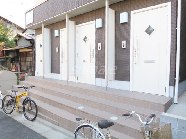 シャーメゾン赤羽のエントランス|入り口部分はこの様になっております☆