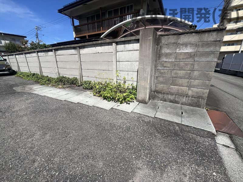 山形市十日町4丁目7番11号(土地)の外観|水路（暗渠）があります。写真のように、コンクリートの蓋掛けになっております。